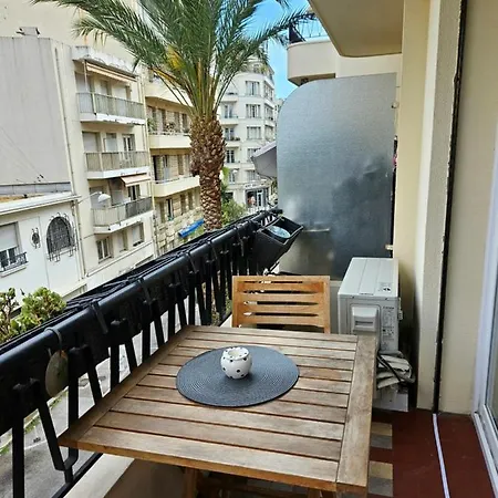 Centre Apartment *