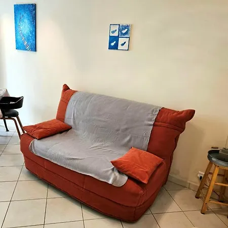 Apartment Centre *