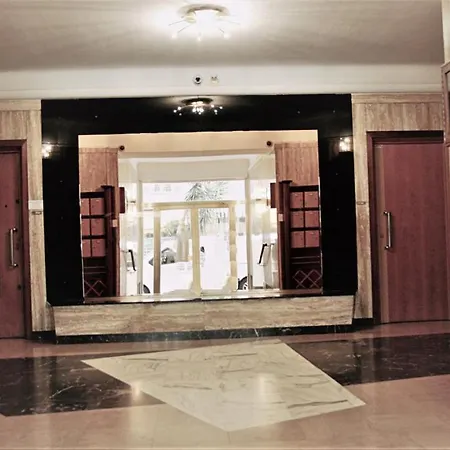 Apartment Centre *